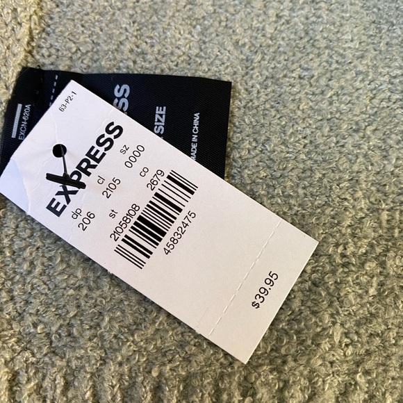 Express Winter Gray Beanie Hat and Matching Scarf NWT - Picture 7 of 7